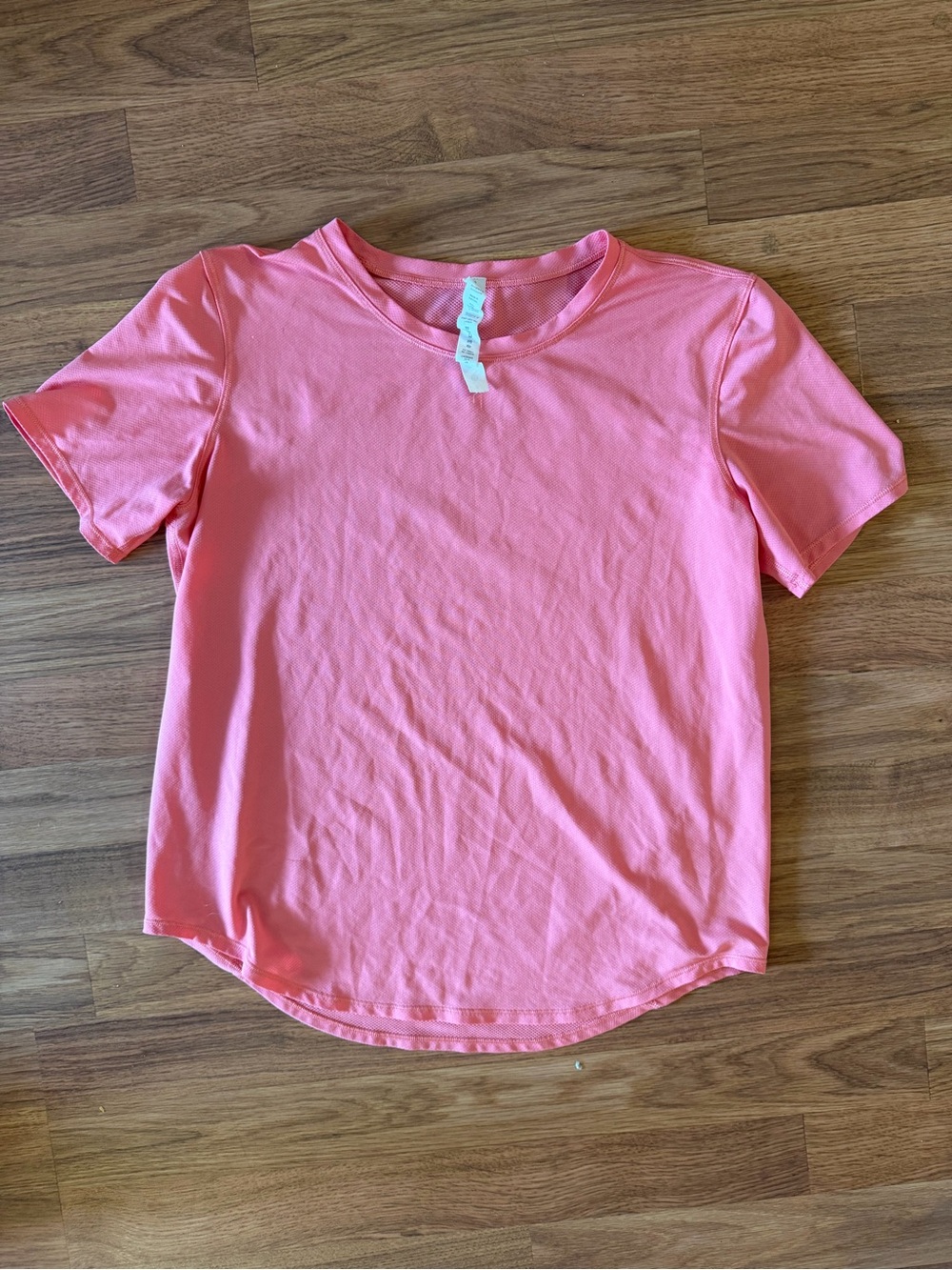 LuluLemon Ventech Coral Womens Shirt (Size 6)
